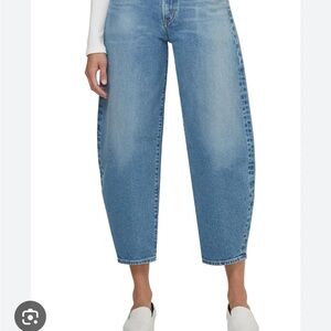 Calista Curve/barrel style jean